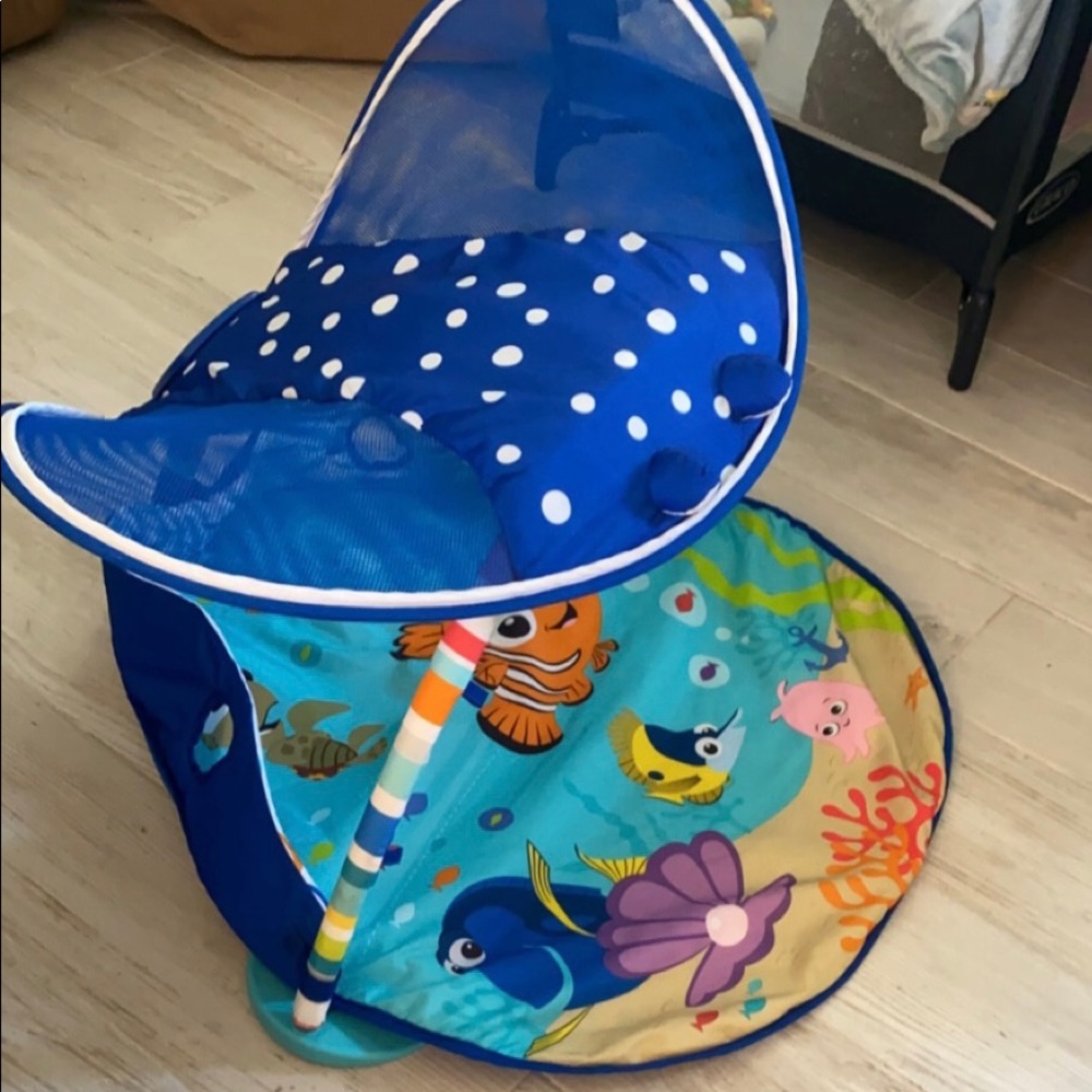 Bright Starts Finding Nemo Mr. Ray Ocean Lights & Music Gym